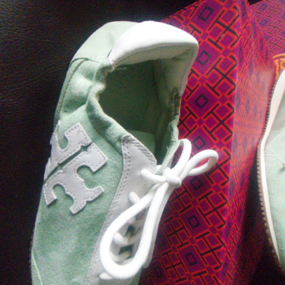 Tory Burch💥 Mint Chip Tiffany Green TT LOGO Womrnd Shoes Sneakers - Sz 9